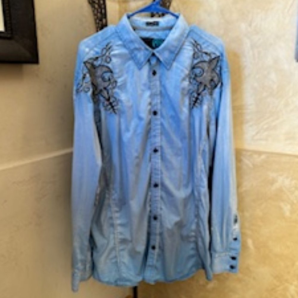 Men’s ROAR Signature Long-Sleeve Button-Down Collared Shirt.  Size XXL.